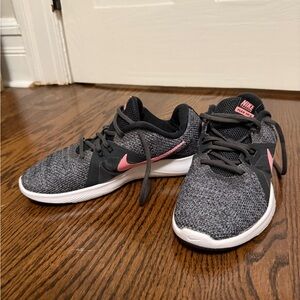 Nike Flex Trainer 8                      NikeWomen's Black&Pink Athletic Shoes